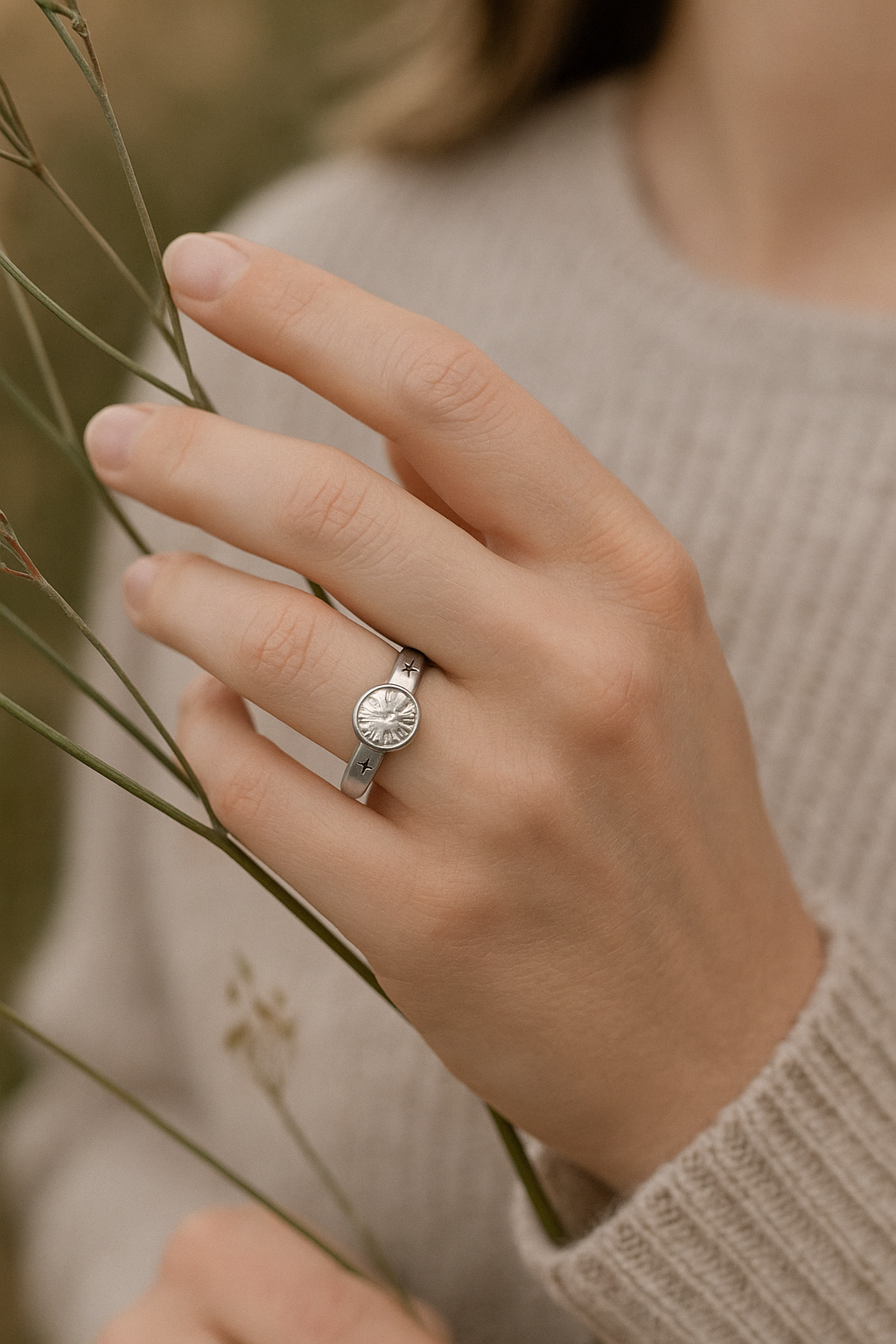 Bộ nhẫn bạc thiên văn Oriya – Ánh sáng từ bên trong