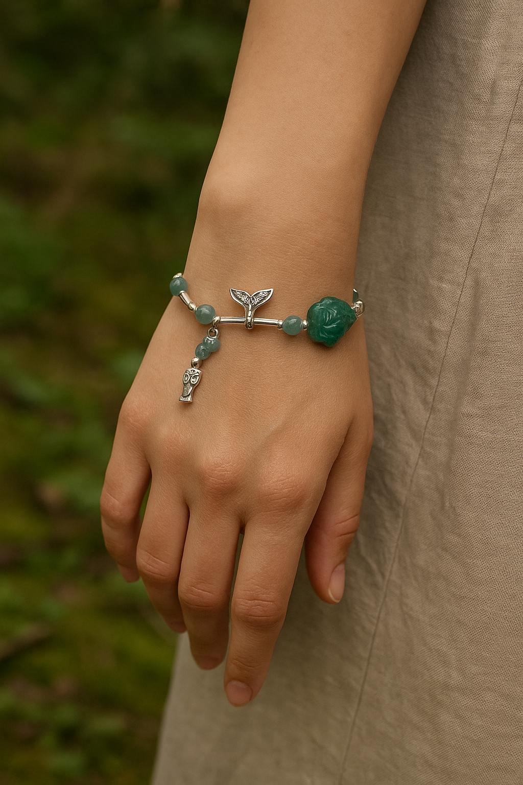 Vòng tay charm lam ngọc mix bạc Thái